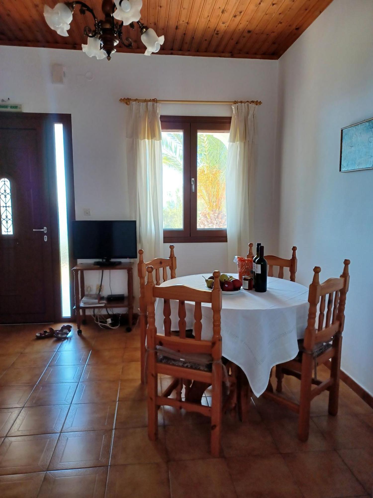 Nerissa Bungalow 2, Two Bedroom House With Sea View Spartia  Zewnętrze zdjęcie