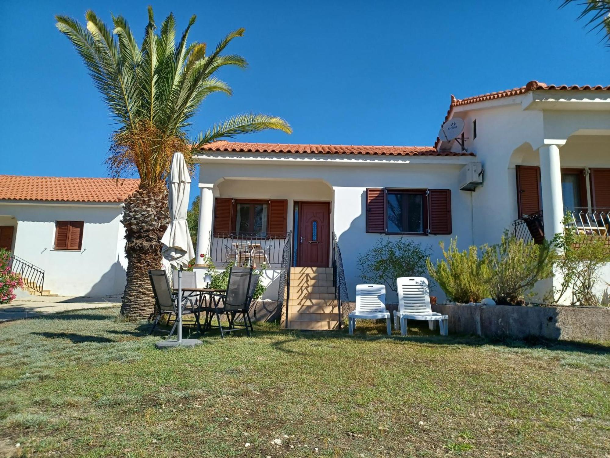 Nerissa Bungalow 2, Two Bedroom House With Sea View Spartia  Zewnętrze zdjęcie